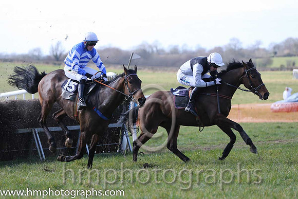 3rd Ballycross ( 2 )  Derek O'Connor - Trainer: Colin S McKeever - black and white qtrd