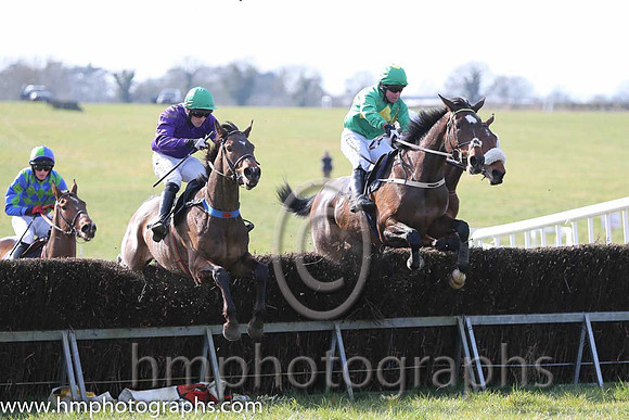 01st Thebarrowman ( 14 )  J McKeown - Trainer: Adrian P Keatley - emerald green, yellow triple diamond