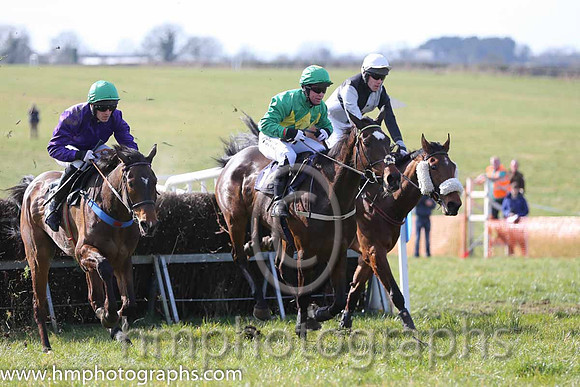 01st Thebarrowman ( 14 )  J McKeown - Trainer: Adrian P Keatley - emerald green, yellow triple diamond