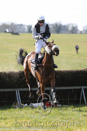 02nd A Plein Temps ( 1 )  Derek O'Connor - Trainer: Colin S McKeever - black and white qtrd