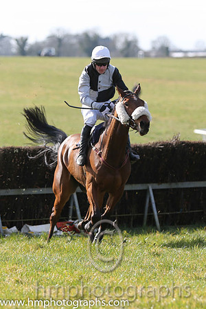 02nd A Plein Temps ( 1 )  Derek O'Connor - Trainer: Colin S McKeever - black and white qtrd