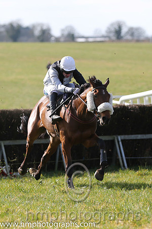 02nd A Plein Temps ( 1 )  Derek O'Connor - Trainer: Colin S McKeever - black and white qtrd