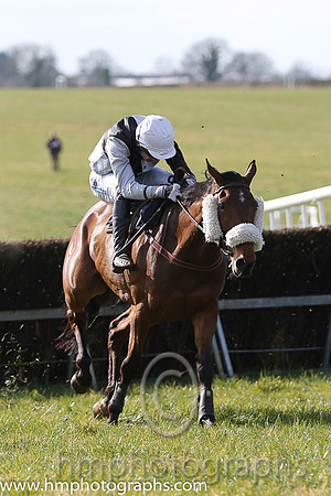 02nd A Plein Temps ( 1 )  Derek O'Connor - Trainer: Colin S McKeever - black and white qtrd