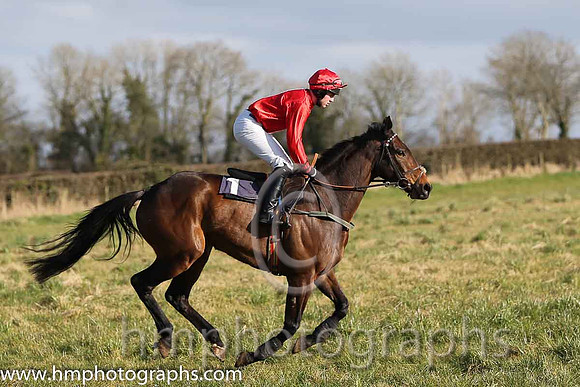 09th PU Our Mojo ( 1 )  G Murphy - Trainer: Peter Maher - red, white panel