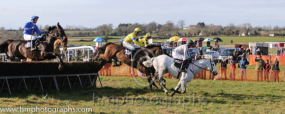 10th PU So Rustic ( 19 )  P Turley - Trainer: J G Cosgrave - yellow, royal blue seams