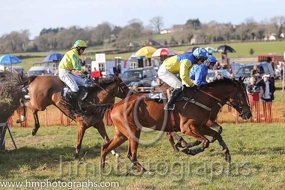 i02nd Three Of A Kind ( 20 )  N McParlan - Trainer: Daniel A Fitzsimmons - yellow and royal blue qtrd