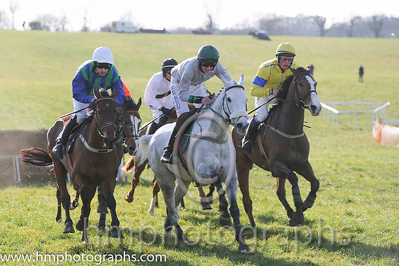 10th PU So Rustic ( 19 )  P Turley - Trainer: J G Cosgrave - yellow, royal blue seams