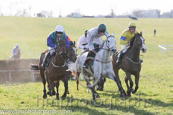 10th PU So Rustic ( 19 )  P Turley - Trainer: J G Cosgrave - yellow, royal blue seams