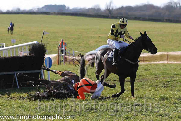 06th F The Generous Baker ( 2 )  T Donworth - Trainer: Peter Maher - orange, black chevron