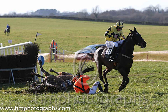 06th F The Generous Baker ( 2 )  T Donworth - Trainer: Peter Maher - orange, black chevron