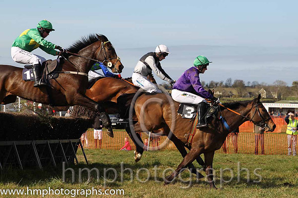 01st Thebarrowman ( 14 )  J McKeown - Trainer: Adrian P Keatley - emerald green, yellow triple diamond