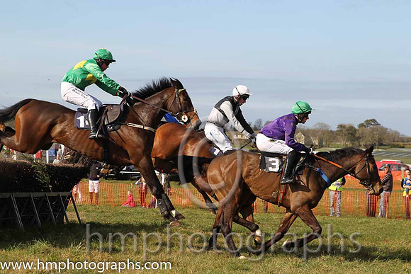 01st Thebarrowman ( 14 )  J McKeown - Trainer: Adrian P Keatley - emerald green, yellow triple diamond