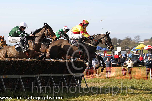 08th PU Dixie Rebel ( 1 )  Miss K Ferris - Trainer: Eoin G Barry - yellow, red cross belts