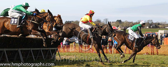 01st The Sophster ( 10 )  Derek O'Connor - Trainer: Ben Arthey - green, red diamond