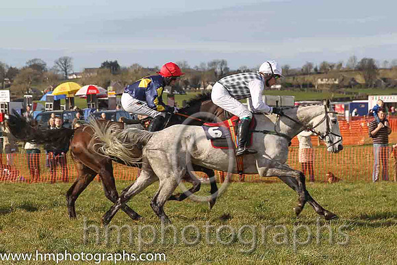 09th PU My Highland Lynx ( 6 )  K O'Hare - Trainer: Rhona C MacKenzie - mackensie tartan, white collar