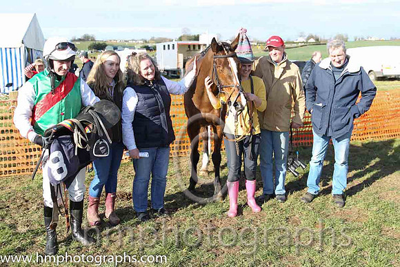 01st Sole Witness ( 8 )  N McParlan - Trainer: C A McBratney - emerald green , red sash