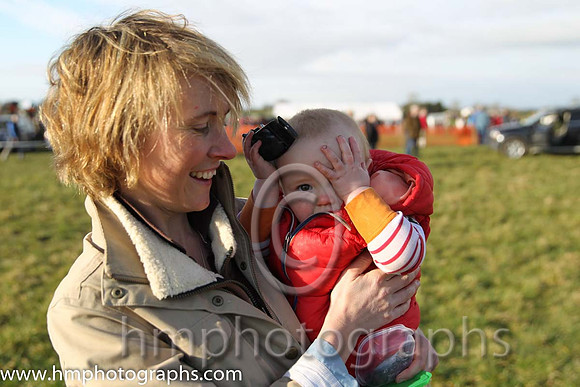 Specators at Maralin P2P
