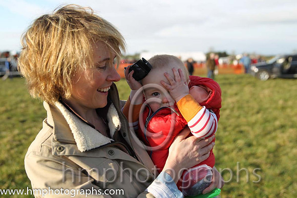Specators at Maralin P2P