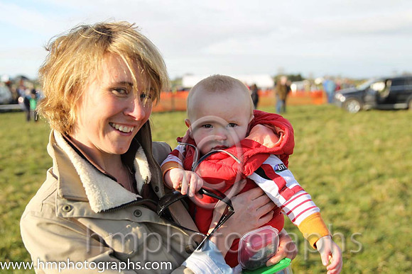 Specators at Maralin P2P
