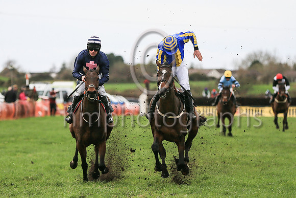 01st ROUND THE SQUARE and B G Crawford ( 10 , ROYAL BLUE,yellow stripe; royal blue &amp; yellow striped sleeves; royal blue &amp; yellow hooped cap ) Trainer: S.R.B. Crawford,, Owner : Crawford, Clair