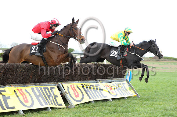 01st THE HERO NEXT DOOR and D G Lavery ( 28 , YELLOW,green cross of lorraine; yellow sleeves,green chevrons; yellow &amp; green hooped cap ) Trainer: Patrick Eugene Turley,, Owner : Mary Turley