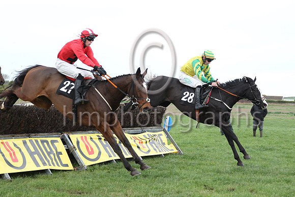 01st THE HERO NEXT DOOR and D G Lavery ( 28 , YELLOW,green cross of lorraine; yellow sleeves,green chevrons; yellow &amp; green hooped cap ) Trainer: Patrick Eugene Turley,, Owner : Mary Turley