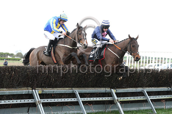 01st ROUND THE SQUARE and B G Crawford ( 10 , ROYAL BLUE,yellow stripe; royal blue &amp; yellow striped sleeves; royal blue &amp; yellow hooped cap ) Trainer: S.R.B. Crawford,, Owner : Crawford, Clair
