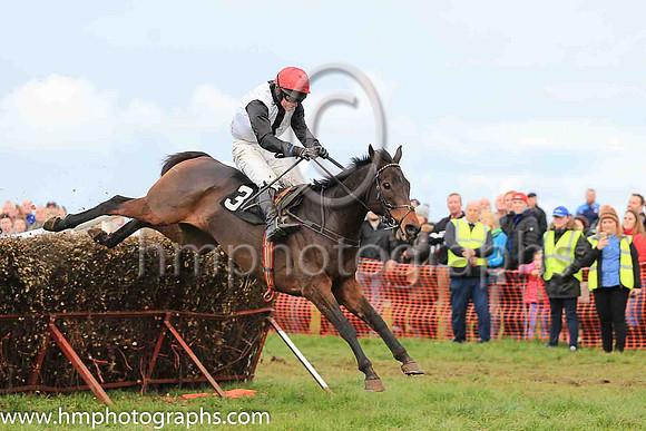 01st IT'LL DO RIGHTLY and N McParlan ( 3 , WHITE,black panel; black sleeves; red cap ) Trainer: Caroline McCaldin,, Owner : Caroline McCaldin Niall McCarthy