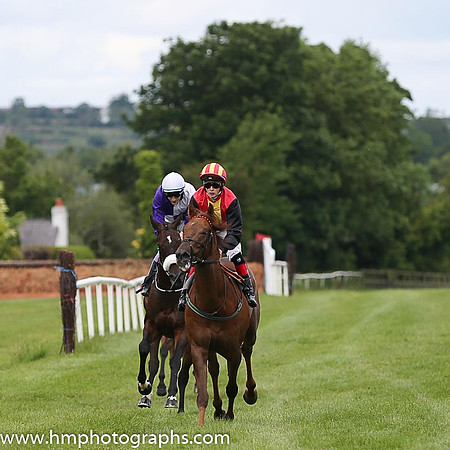 08th Danz Gift ( 7 , red, yellow panel ) and R.P. Downey (5) - Trainer : Ms. Sheila Lavery - Owner : John Lavery