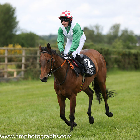 06th Coto ( 2 , emerld green, white cross sashes ) and I.T. Queally (7) - Trainer : M.J. Tynan - Owner : M.J. Tynan
