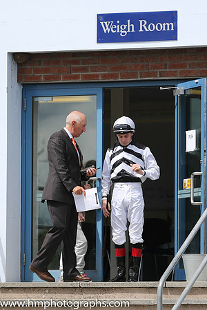 05th Zebgrey ( 9 , black and white chevrons ) and D.P. McDonogh - Trainer : Adrian McGuinness - Owner : Ms. Siobhan Gallagher
