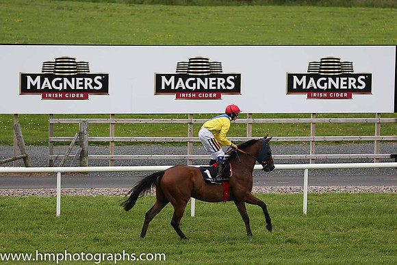 02nd Ask Dad (GB) ( 1 , yellow, royal blue chevron ) and D.W. O'Connor (7) - Trainer : Damian Joseph English - Owner : Grougha Stables Limited