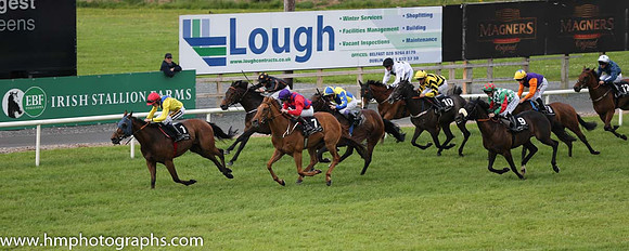02nd Ask Dad (GB) ( 1 , yellow, royal blue chevron ) and D.W. O'Connor (7) - Trainer : Damian Joseph English - Owner : Grougha Stables Limited