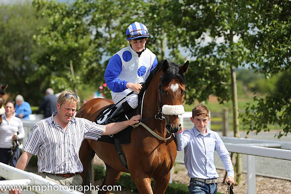 07th Azzuri (GB) ( 8 , white, large royal blue spots ) and S. Foley - Trainer : G.M.Lyons - Owner : Sean Jones