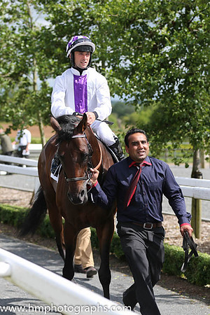 03rd Brightly Shining ( 10 , white, purple panel ) and R.P. Cleary - Trainer : J. S. Bolger - Owner : Mrs.J.S.Bolger