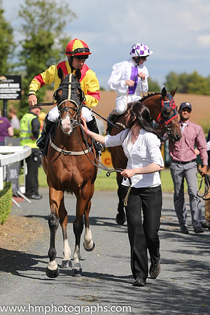 04th Deputy Consort (USA) ( 2 , yellow, red cross sashes ) and R.P. Cleary - Trainer : R. K. Watson - Owner : T.B. Ferris