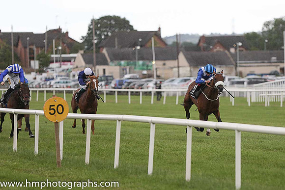 01st Mufrad ( 5 , royal blue, white epaulettes ) and C.D. Hayes - Trainer : Kevin Prendergast - Owner : Hamdan Al Maktoum