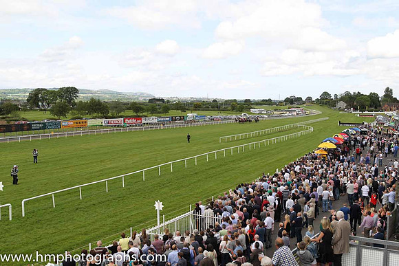 Large crowds at Down Royal on Magners Derby Day