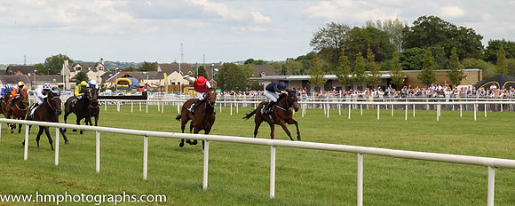 01st Botany Bay ( 9 , scarlet, white sleeves ) and N.G. McCullagh - Trainer : Charles O'Brien - Owner : Mrs Jacqueline O'Brien/Mrs.John Magnier/Michael Tabor