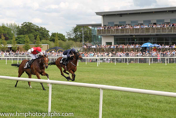 01st Botany Bay ( 9 , scarlet, white sleeves ) and N.G. McCullagh - Trainer : Charles O'Brien - Owner : Mrs Jacqueline O'Brien/Mrs.John Magnier/Michael Tabor