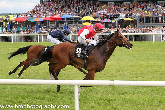 01st Botany Bay ( 9 , scarlet, white sleeves ) and N.G. McCullagh - Trainer : Charles O'Brien - Owner : Mrs Jacqueline O'Brien/Mrs.John Magnier/Michael Tabor