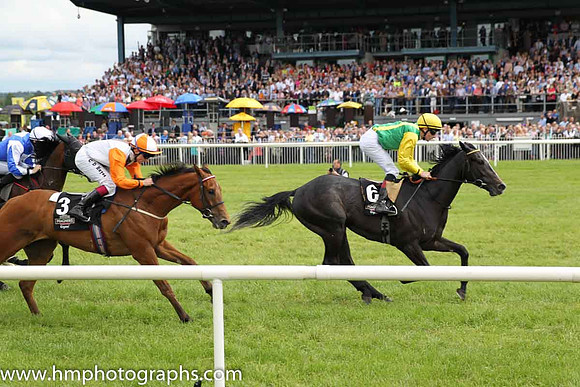 05th King Christophe ( 3 , white, brown panel ) and C.D. Hayes - Trainer : P.J.Prendergast - Owner : Sean Greaney