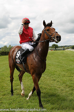 01st Botany Bay ( 9 , scarlet, white sleeves ) and N.G. McCullagh - Trainer : Charles O'Brien - Owner : Mrs Jacqueline O'Brien/Mrs.John Magnier/Michael Tabor