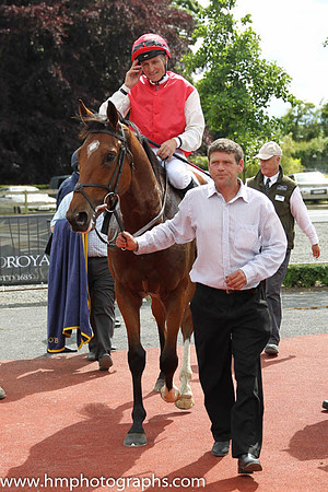 01st Botany Bay ( 9 , scarlet, white sleeves ) and N.G. McCullagh - Trainer : Charles O'Brien - Owner : Mrs Jacqueline O'Brien/Mrs.John Magnier/Michael Tabor