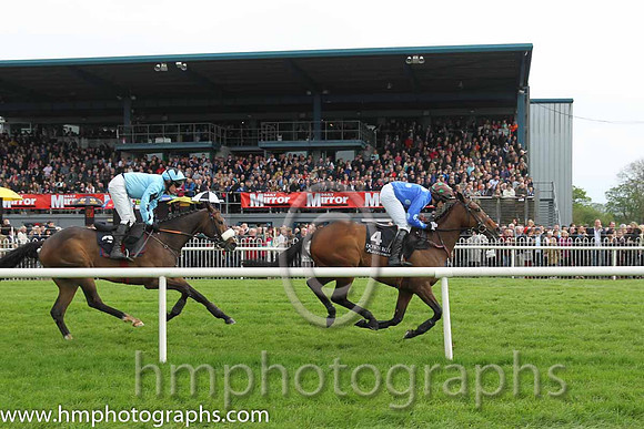 02 Taglietelle & P Carberry - 2nd (2, light blue, black diamond ) & 05 Slivegullion Girl & R P Treacy - 5th (4, royal blue, light blue spots ) - CU2D1717-17