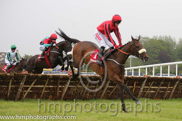 1st Queen Alphabet ( 1 , red, black diamond ) and J.J. Burke - Trainer : Peter Fahey - Owner : Mrs Carmel Ennis