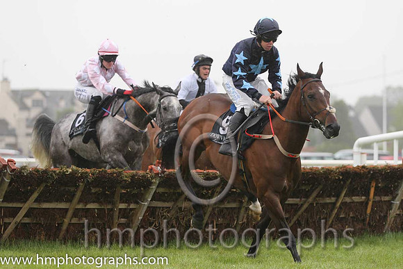 01st Three Stars ( 9 , dark blue, light blue star ) and A.E. Lynch - Trainer : Henry de Bromhead - Owner : Robert Finnegan