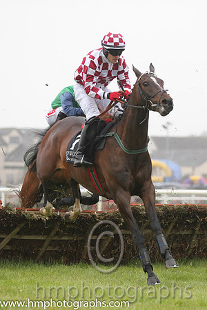 03rd Scorpion Star ( 7 , white and maroon check ) and R.C. Colgan - Trainer : Andrew Lynch - Owner : Aidan M. Murray