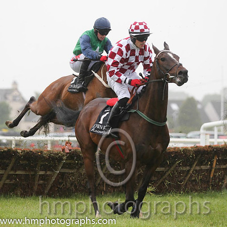 03rd Scorpion Star ( 7 , white and maroon check ) and R.C. Colgan - Trainer : Andrew Lynch - Owner : Aidan M. Murray