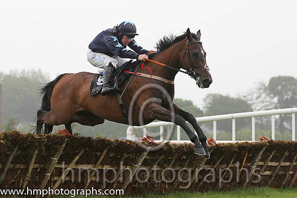 01st Three Stars ( 9 , dark blue, light blue star ) and A.E. Lynch - Trainer : Henry de Bromhead - Owner : Robert Finnegan